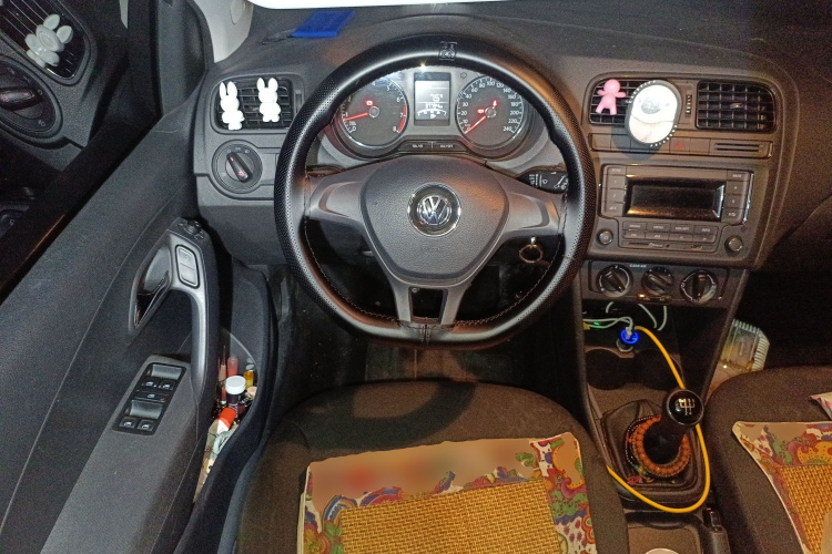 大众 Polo 2016款 1.4L 手动风尚型中控内饰13