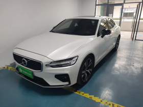 沃尔沃S60 2020款 T5 智雅运动版