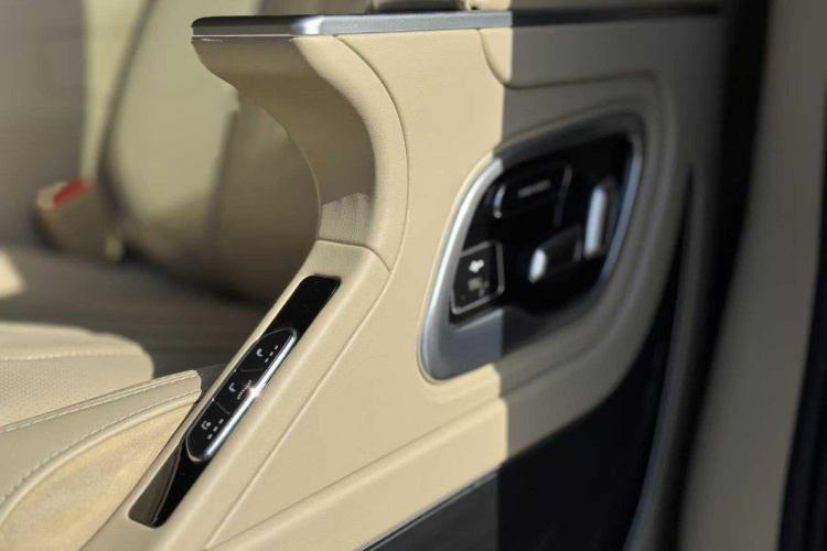 别克GL8 2022款 ES陆尊 653T 尊享型中控内饰7003