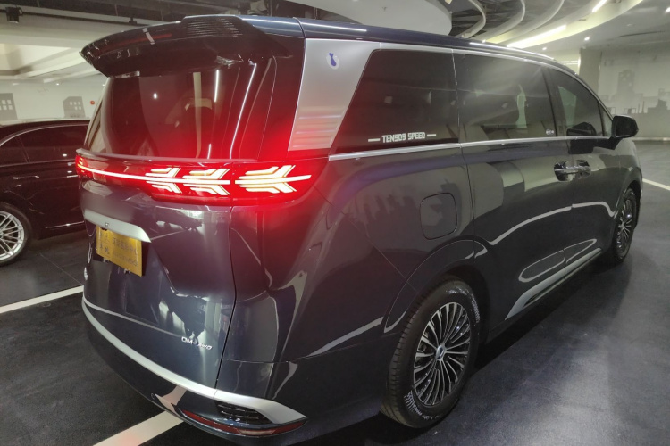 腾势D9 2024款 DM-i 980 四驱尊贵型车身外观7