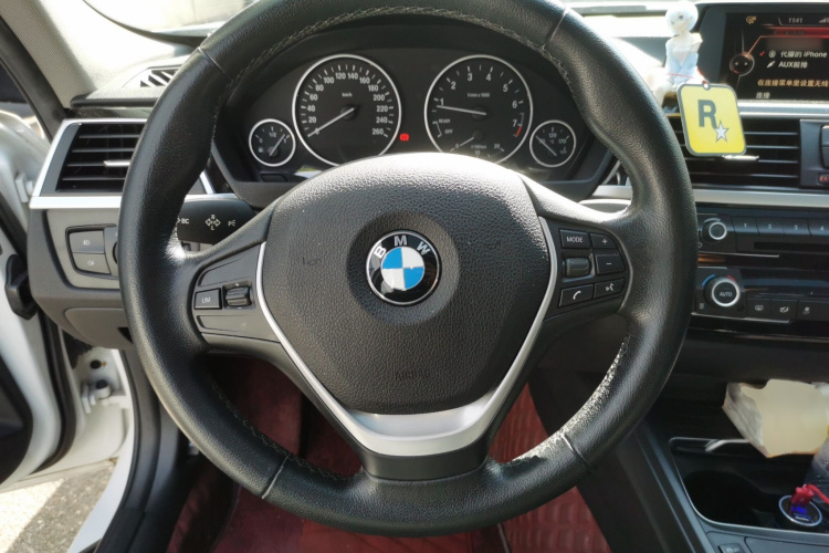 宝马3系 2016款 316i 时尚型局部细节13