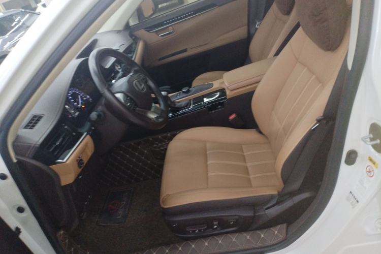 雷克萨斯ES 2015款 200 精英版中控内饰19