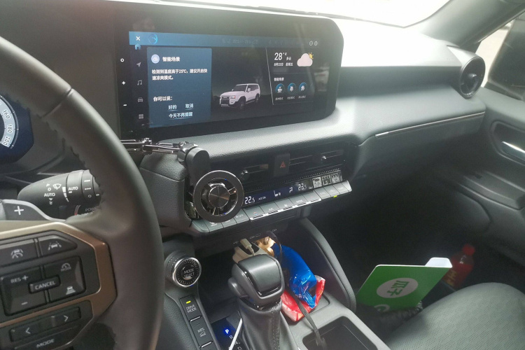 丰田 普拉多 2024款 2.4T 悍野WX版 6座局部细节16