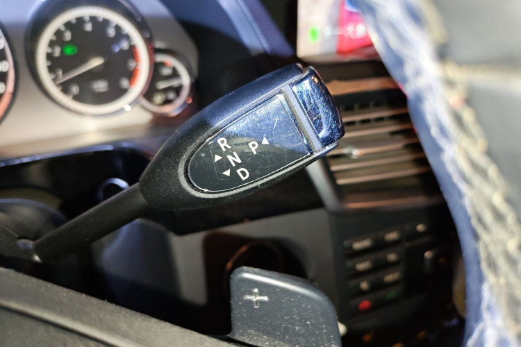 奔驰E级 2013款 E 260 L CGI时尚型局部细节18