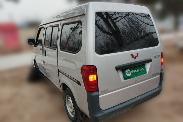 五菱汽车 五菱之光 2020款 1.2L 实用型 国VI LSI车身外观5