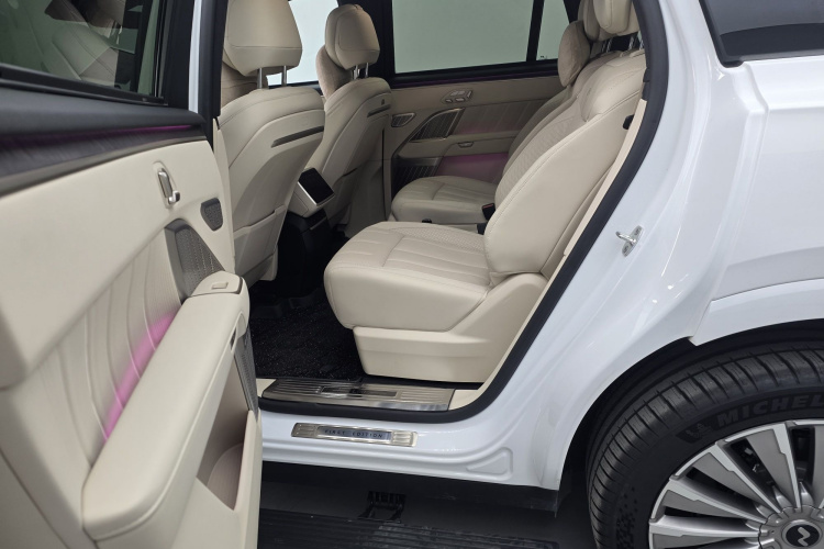 乐道L90 2025款 Ultra 六座版中控内饰7003