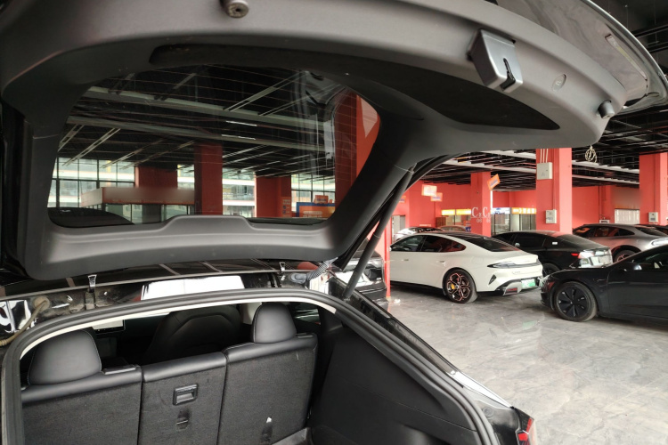 特斯拉 Model Y 2022款 长续航全轮驱动版局部细节23