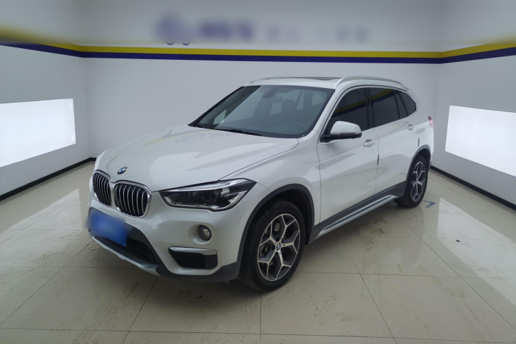 宝马X1 2019款 xDrive20Li 尊享型车身外观1