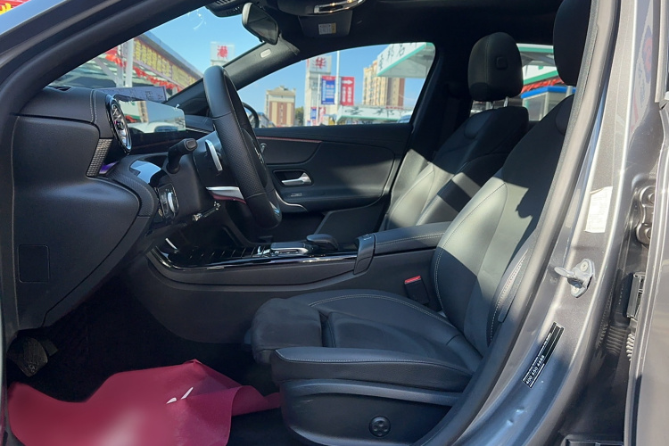 奔驰A级 2021款 A 200 L 运动轿车时尚型局部细节19