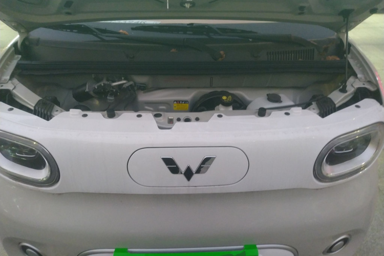 五菱汽车 宏光MINIEV 2024款 第三代 215km 青春版机舱底盘24