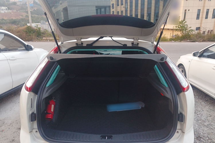 福特 福克斯 2013款 两厢经典 1.8L 手动基本型机舱底盘23