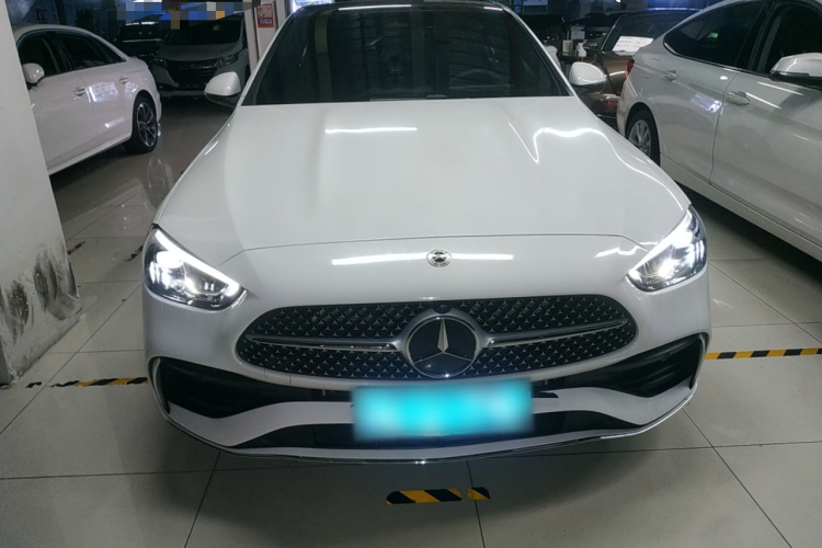 奔驰C级 2023款 改款二 C 260 L 运动版车身外观2