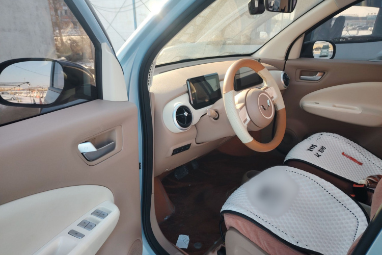 五菱汽车 宏光MINIEV 2025款 四门版 臻享+款中控内饰7002