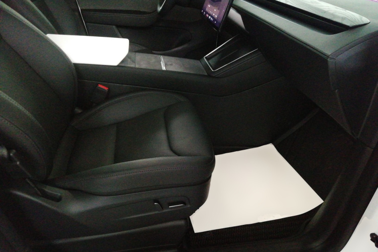 特斯拉 Model Y 2025款 后轮驱动版局部细节41