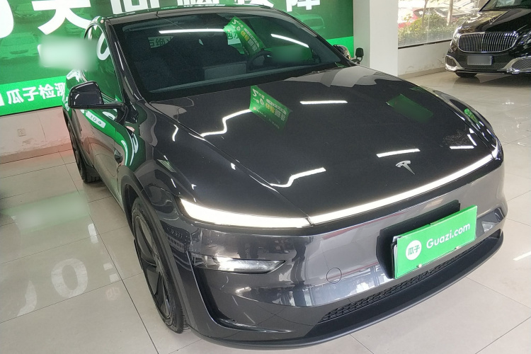 特斯拉 Model Y 2025款 长续航全轮驱动 首发版车身外观3