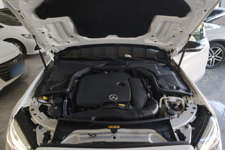 奔驰C级 2019款 C 260 运动版 4MATIC机舱底盘24