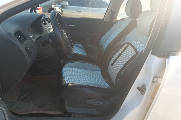 大众 Polo 2016款 1.4L 手动风尚型中控内饰19