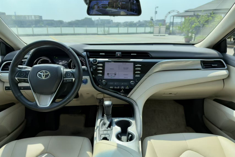 丰田 凯美瑞 2018款 双擎 2.5HG 豪华版中控内饰7006