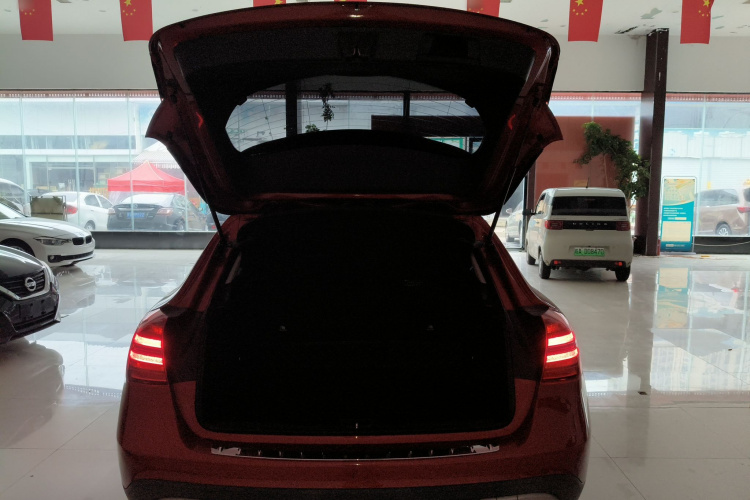 奔驰GLA 2017款 GLA 200 时尚型机舱底盘23