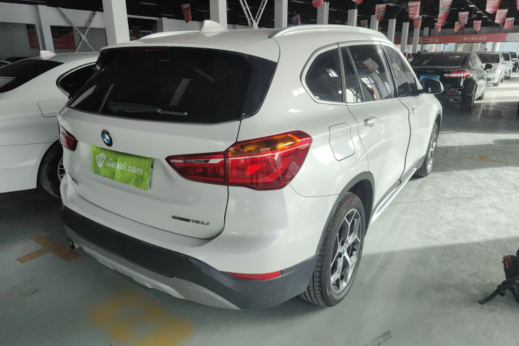 宝马X1 2019款 sDrive18Li 尊享型车身外观7