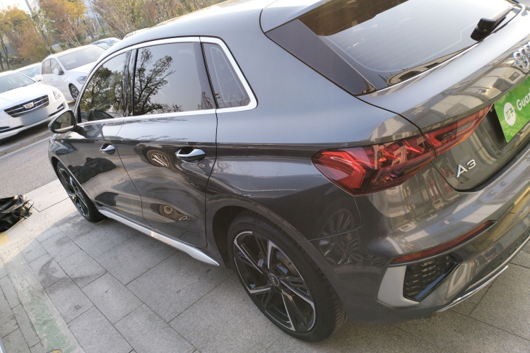 奥迪A3 2024款 Sportback 35 TFSI 时尚运动型车身外观4