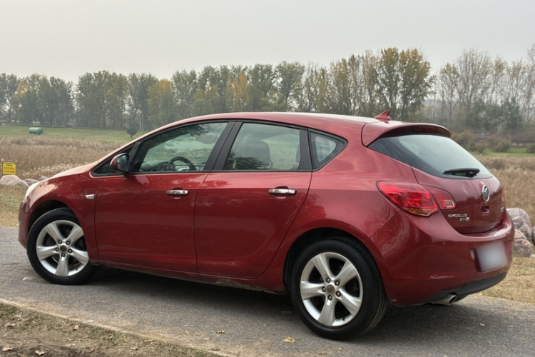 别克 英朗 2013款 XT 1.6T 自动时尚运动版车身外观6002