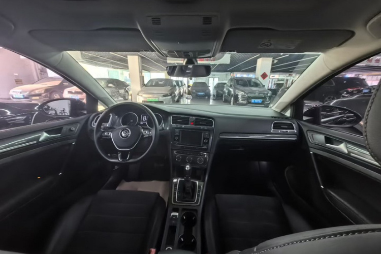 大众 高尔夫 2018款  230TSI 自动豪华型中控内饰7005