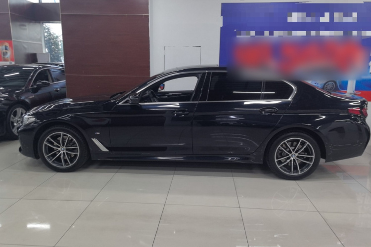 宝马5系 2022款 改款二 525Li M运动套装车身外观4