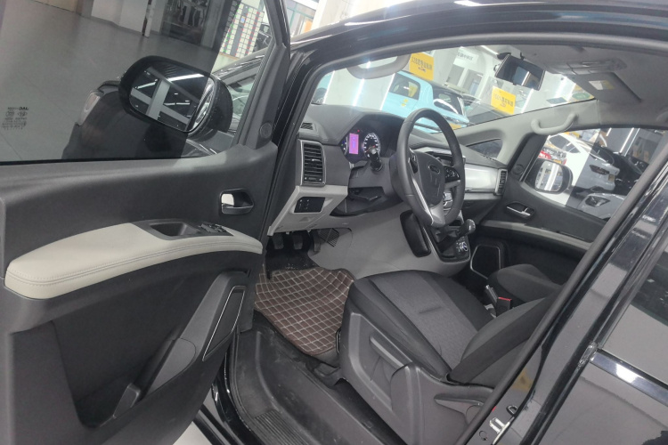 江淮瑞风 瑞风M4 2019款 商旅系列 2.0L 手动商务型 国VI中控内饰20