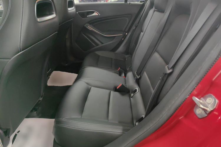 奔驰CLA 2018款 CLA 200 时尚型中控内饰21