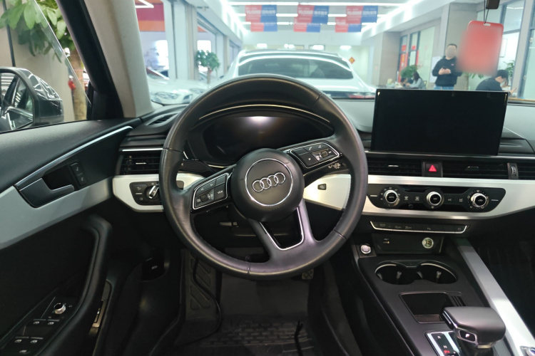 奥迪A4L 2022款 40 TFSI 时尚动感型中控内饰13