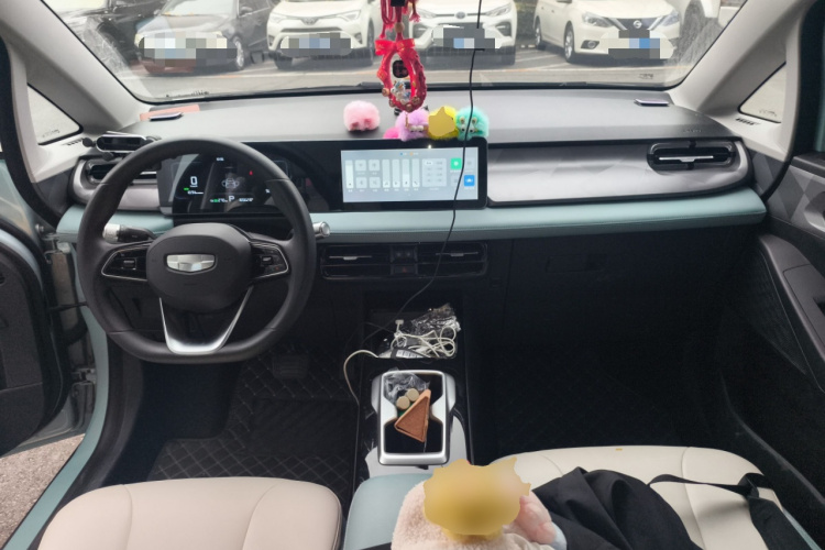 吉利几何E萤火虫 2024款 301km 星光中控内饰12