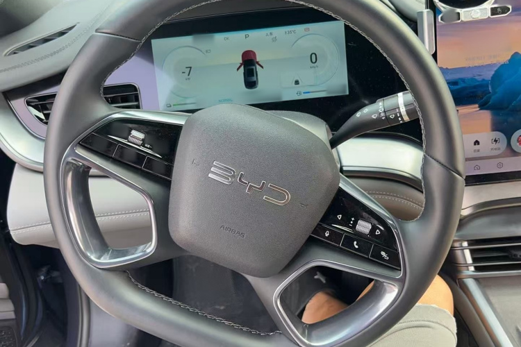 比亚迪 海豹 2024款 荣耀版 DM-i 1.5L 121km 豪华型中控内饰7007