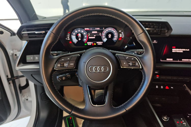 奥迪A3 2023款 改款 Sportback 35 TFSI 时尚运动型中控内饰13