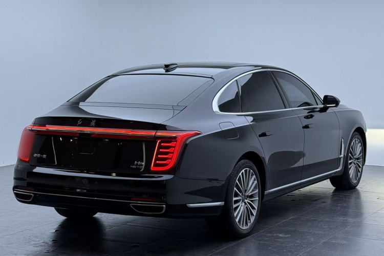 红旗H9 2023款 2.0T 智联旗享版车身外观7