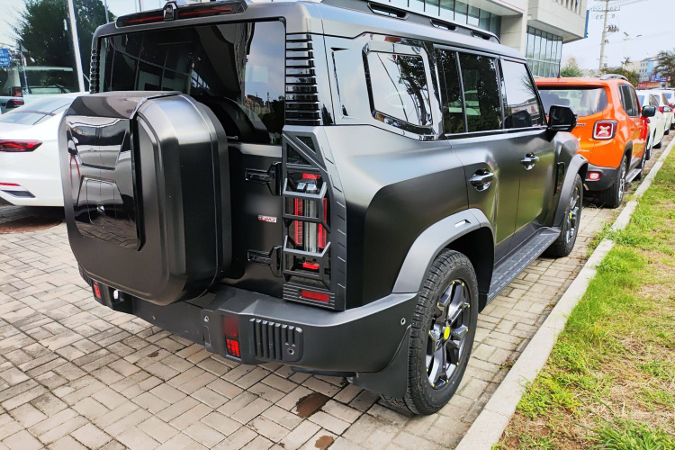 捷途旅行者 2023款 2.0T 四驱穿越PRO+车身外观7