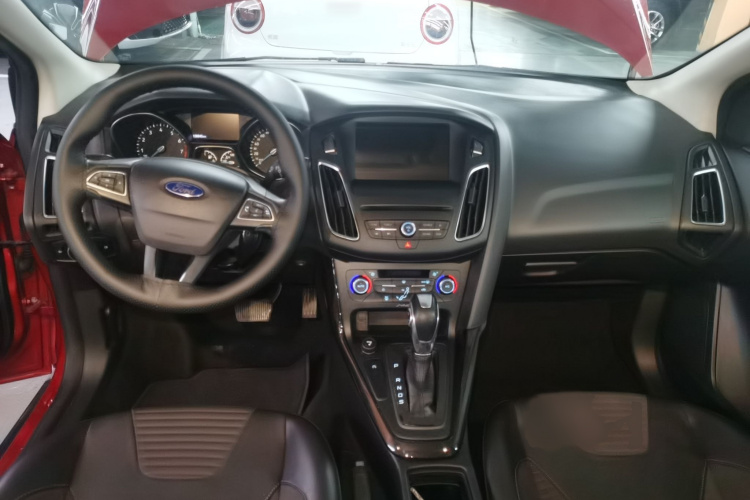 福特 福克斯 2015款 三厢 EcoBoost 180 自动精英型中控内饰7002