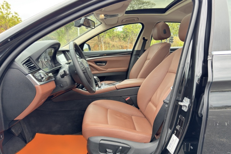 宝马5系 2014款 525Li 领先型中控内饰7009