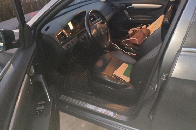 大众 朗逸 2014款 1.4TSI DSG蓝驱技术版中控内饰7003