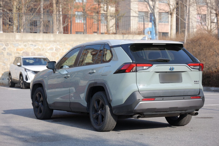 丰田 RAV4荣放 2020款 双擎 2.5L E-CVT四驱精英PLUS版车身外观6004