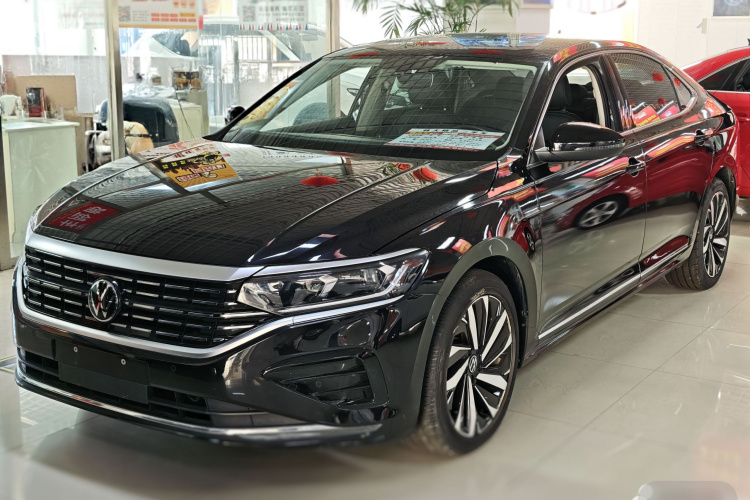 大众 帕萨特 2022款 330TSI 精英版车身外观1