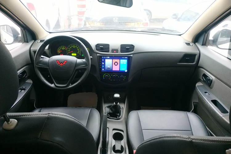 五菱汽车 五菱宏光 2018款 1.5L 经典款S基本型中控内饰12