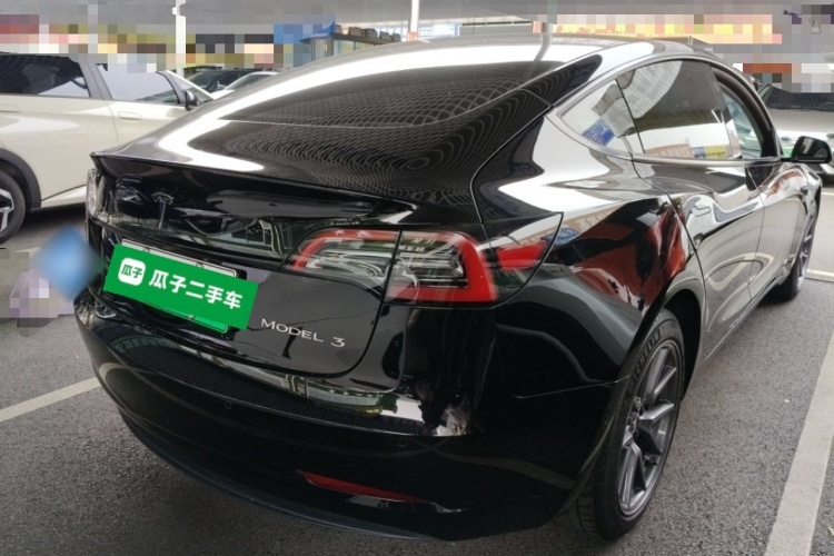 特斯拉 Model 3 2022款 后轮驱动版车身外观7