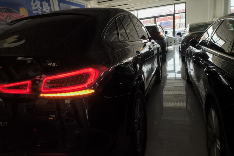 奔驰GLE轿跑 2020款 GLE 450 4MATIC 轿跑SUV 时尚型车身外观9