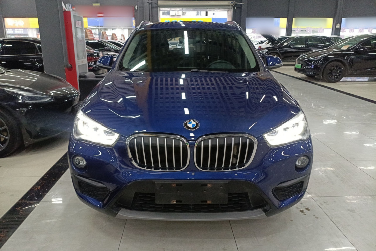 宝马X1 2016款 sDrive18Li 尊享型车身外观2