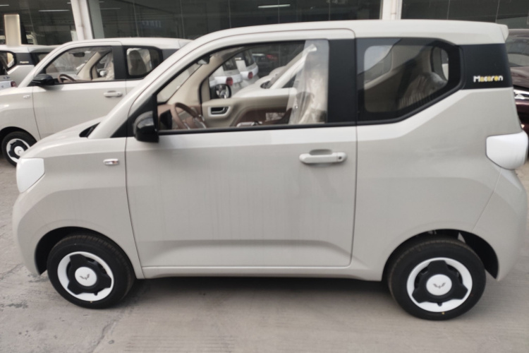 五菱汽车 宏光MINIEV 2024款 第三代 215km 青春版车身外观4