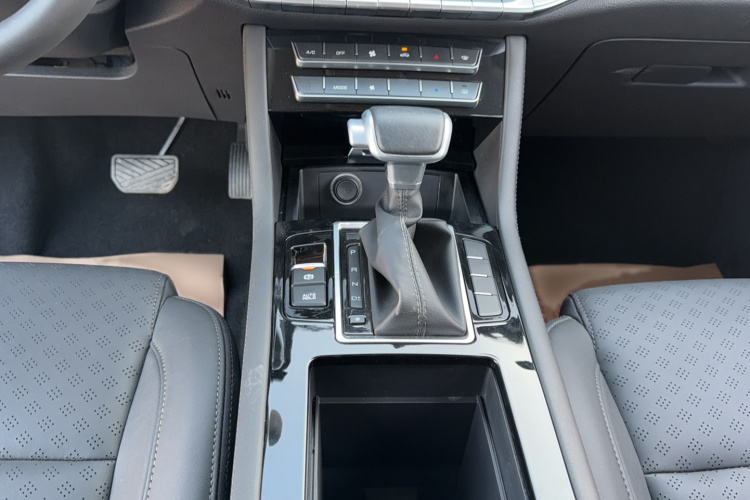 中国重汽VGV VGV U70 2020款 1.5T 自动智享精英版 7座局部细节18