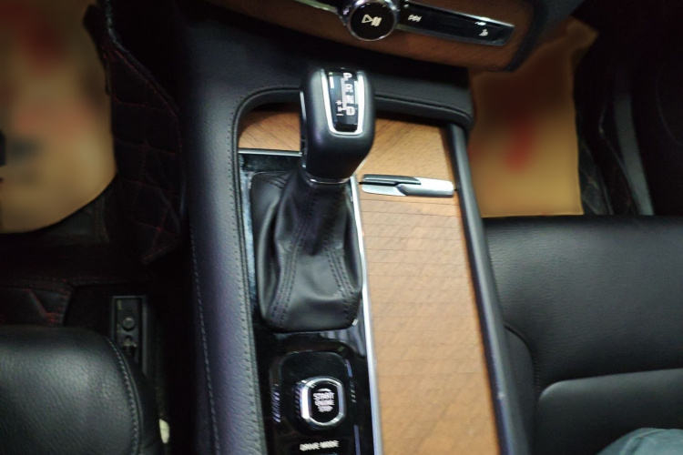 沃尔沃XC90 2019款 T6 智逸版 7座 国VI局部细节18