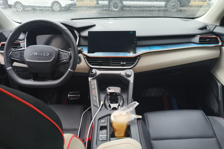 领克06 2020款 1.5T 耀Halo中控内饰12