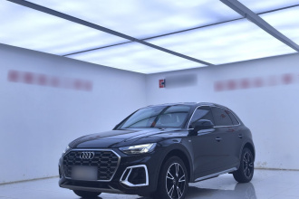 奥迪Q5L 2025款 45周年典藏版 40 TFSI 时尚动感型